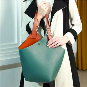 Maison de Beaute mdbmuk Cholet bag like new blue